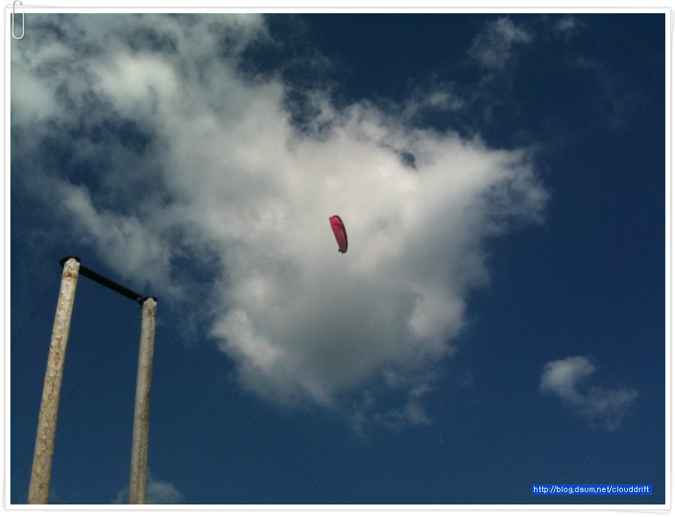 푸른 하늘에는 페러그라딩 땅위에는 나뭇꾼 쇼(Grouse Mountain, Vancouver)