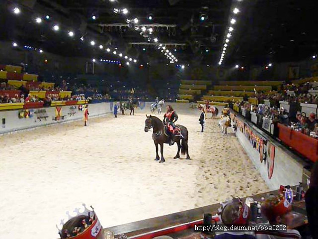 중세기 기사들 공연 쇼