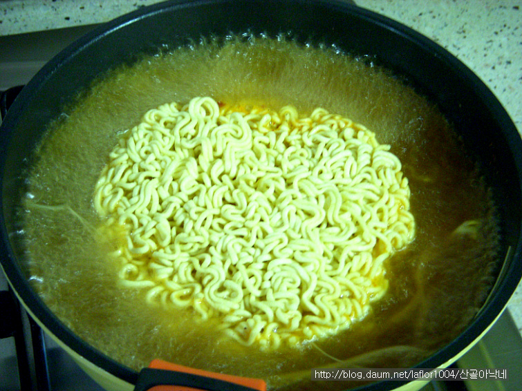 콩나물라면 더 맛있게 끓이는 간단한 방법!~~