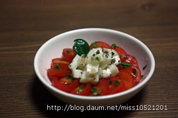 방울토마토로 만든 귀여운 카프리제 샐러드~~
