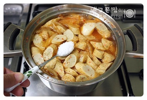 간단하게 끓이는...김치어묵 떡국.