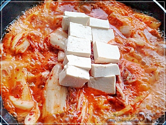 돼지고기 듬뿍 들어간 국가대표 김치찌개