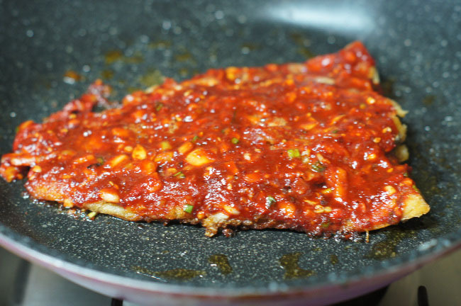 야채와 같이먹는 고소한 맛 황태 고추장 양념 구이