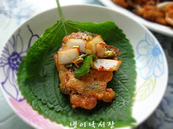 냉이와깻잎 이미지