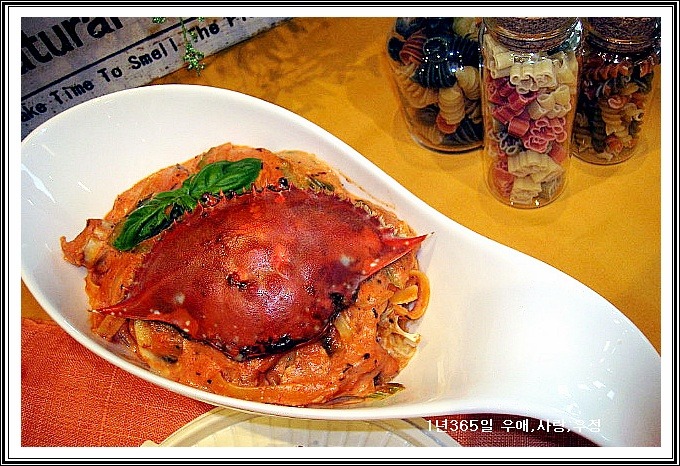  꽃게가 가득한 꽃게 로제소스 페투치네