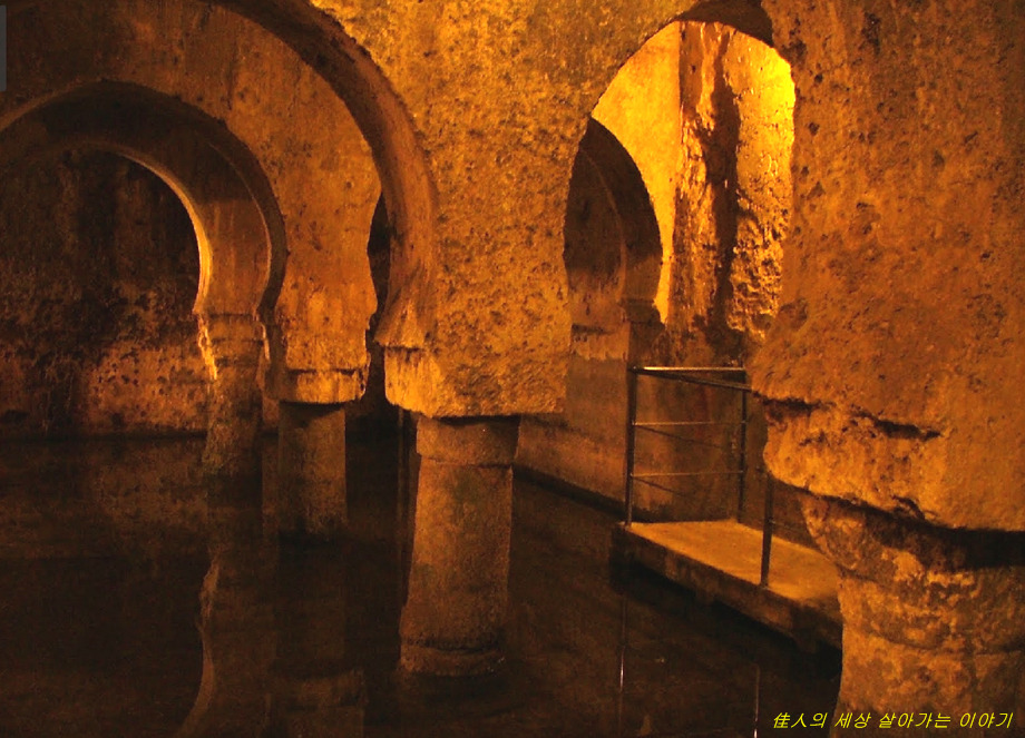 카르바할(Carvajal) 저택외 구시가지 (카세레스)