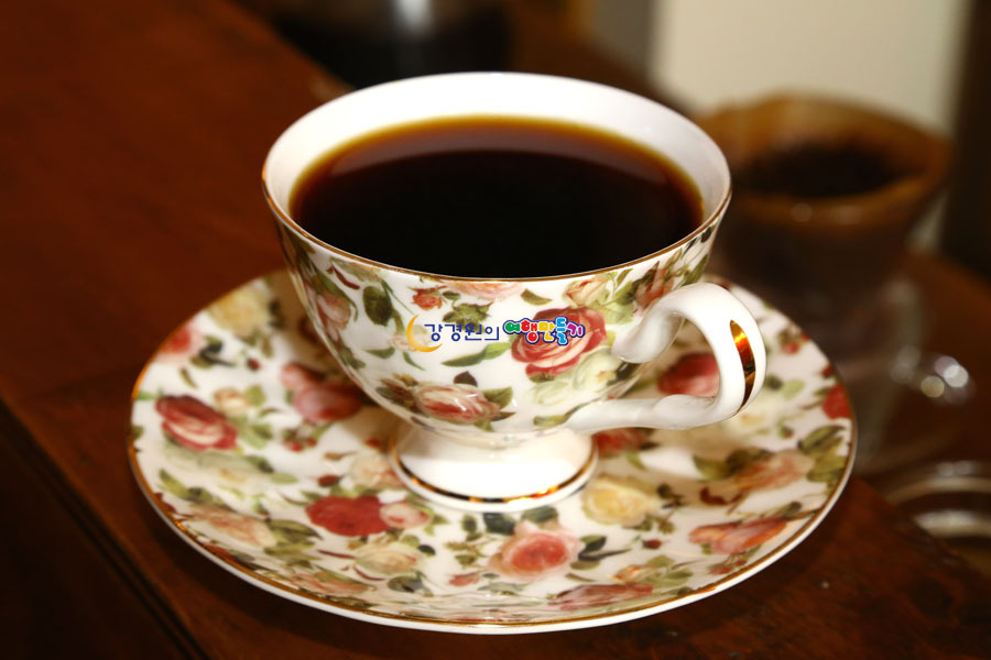 비내리는날 생각나는 평창올림픽시장 메밀부치기 와 커피향기 평창맛집 메밀부치기거리 커피하우스