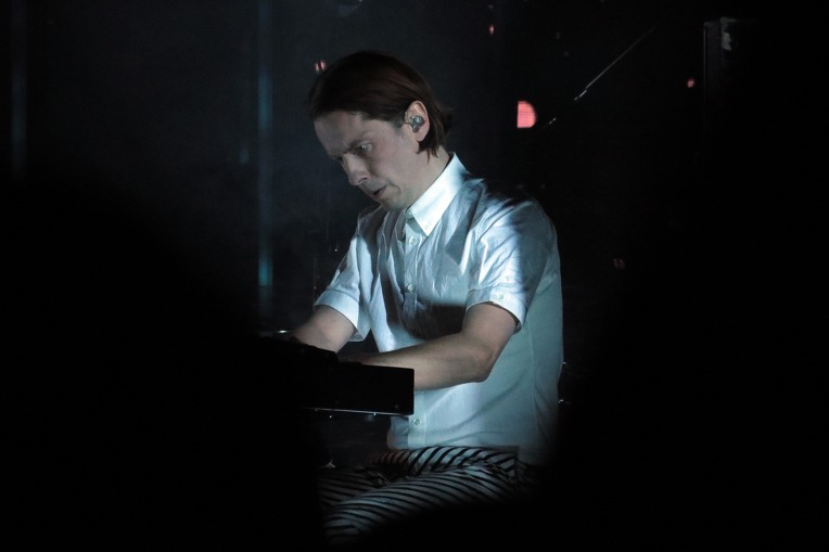 221A334D583A9413302400