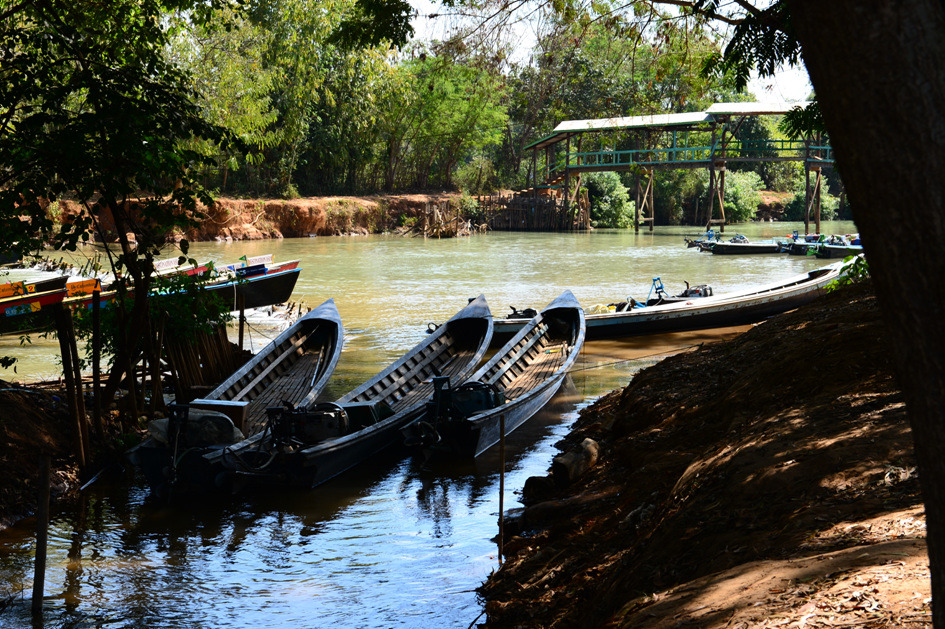 인레호수의 인뗑 유적지로 가는 길