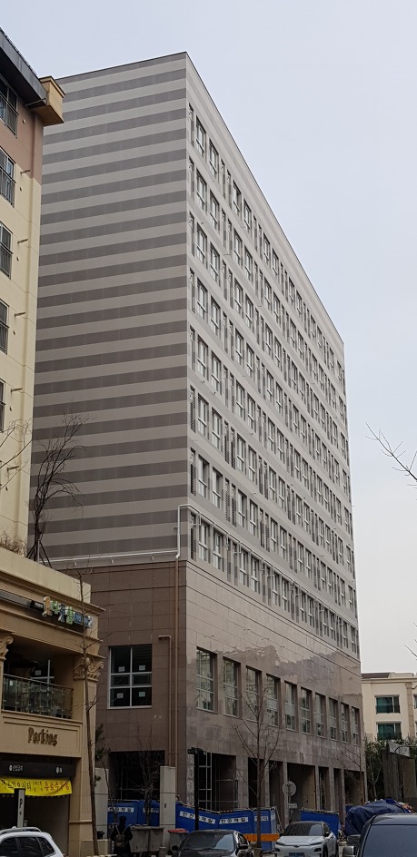 신축빌딩 외벽을 바꿔 건물가치를 올려주는 건축외장재 파모스펄 