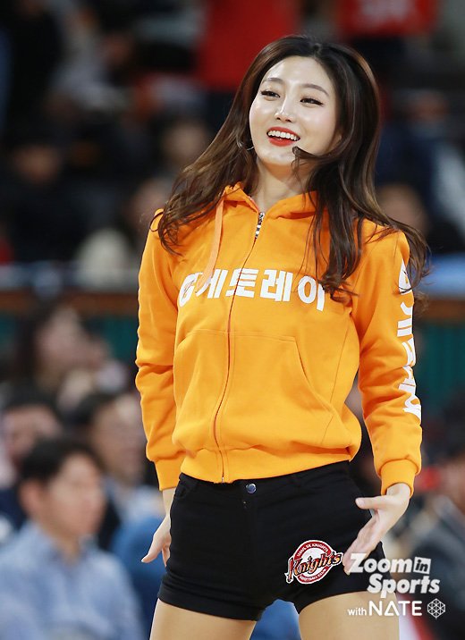 SK 나이츠 치어리더 윤요안나