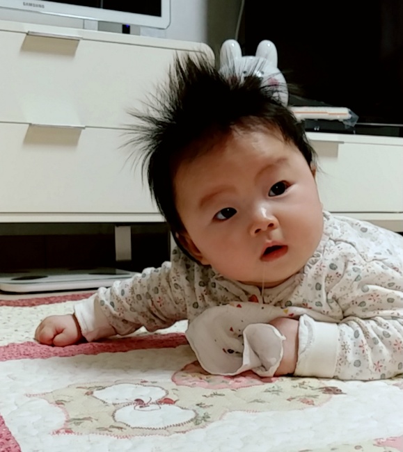 [망고맘 육아일기 생후 114일] 뒤집기 맹연습, 내 침은 내가 닦는다 ㅋ